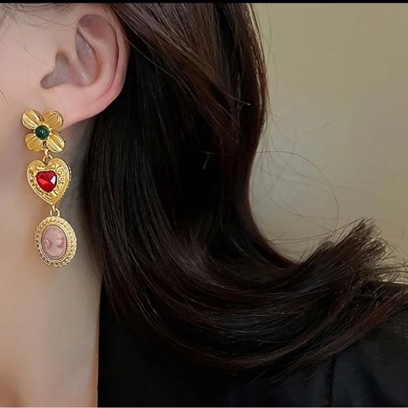 Ego UK Cameo Gold Dangle Earrings And Necklace - Picture 6 of 16